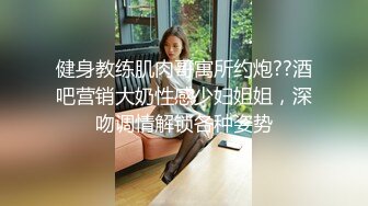 骚气女友卖力口活，技术了得直接口爆