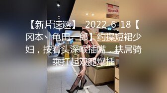 冒死趴墙偷窥房东的女儿洗澡被她家的狗发现了一直叫