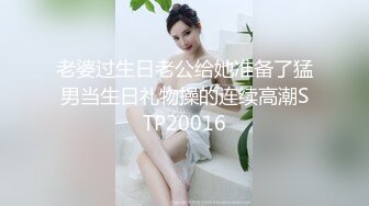 闯入万达影城女厕多角度全景偷拍背包少妇的肥美鲍鱼