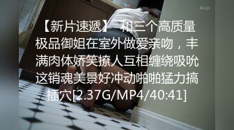 体育学校内部员工偷拍多位漂亮学妹换衣服和嘘嘘2 (3)